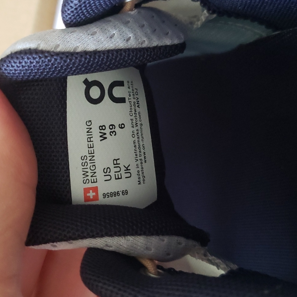 On Running Cloud 5 Push Sneakers - Picture 10 of 11